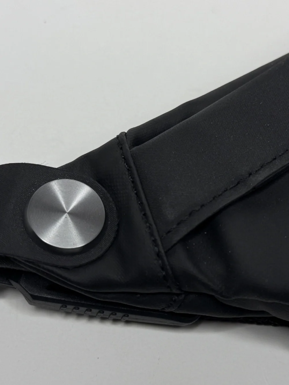 NIID FINO IV Mens Sling Anti Theft Bag